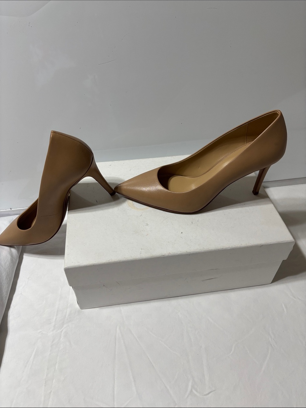 Michael Kors Taupe Pointed-Toe Leather Pumps. NWOT - Picture 10 of 10